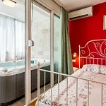 Antonija With Jacuzzi דירה *