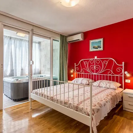 Apartamento Antonia With Jacuzzi Split