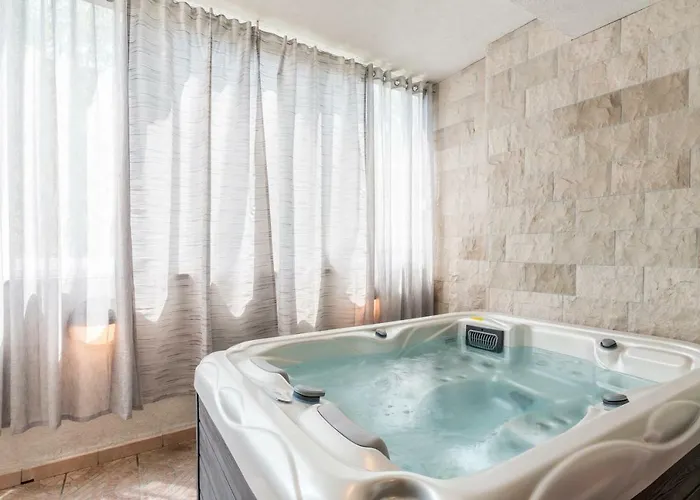 Apartamento Antonija With Jacuzzi Split